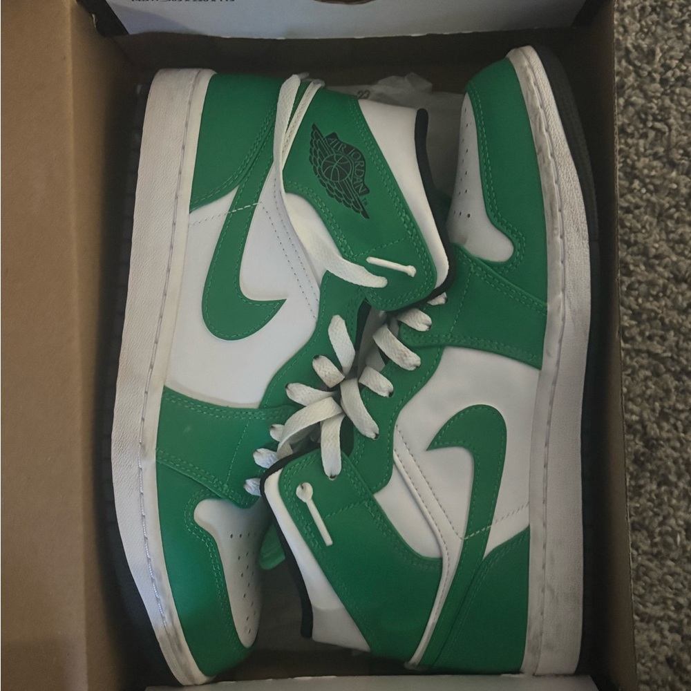 Jordan 1 mid “lucky green”